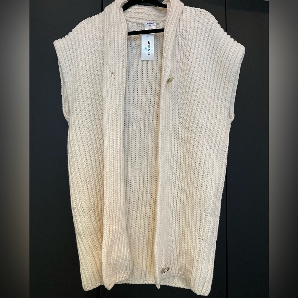 Brand new white cashmere Cruise Line Chanel cardigan size 42